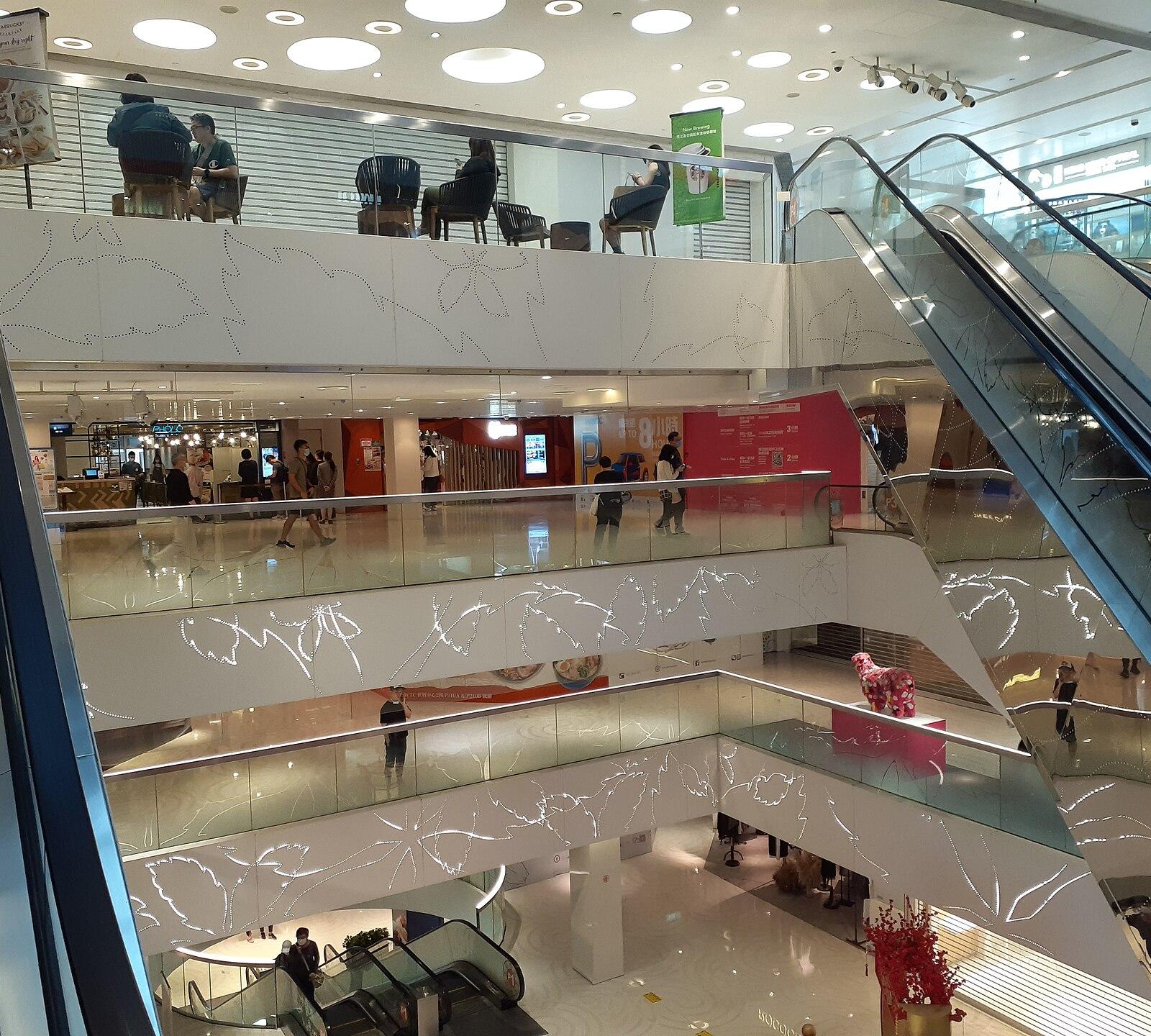 HK CWB 銅鑼灣 Causeway Bay 世貿中心商場 World Trade Centre mall April 2020 SS2