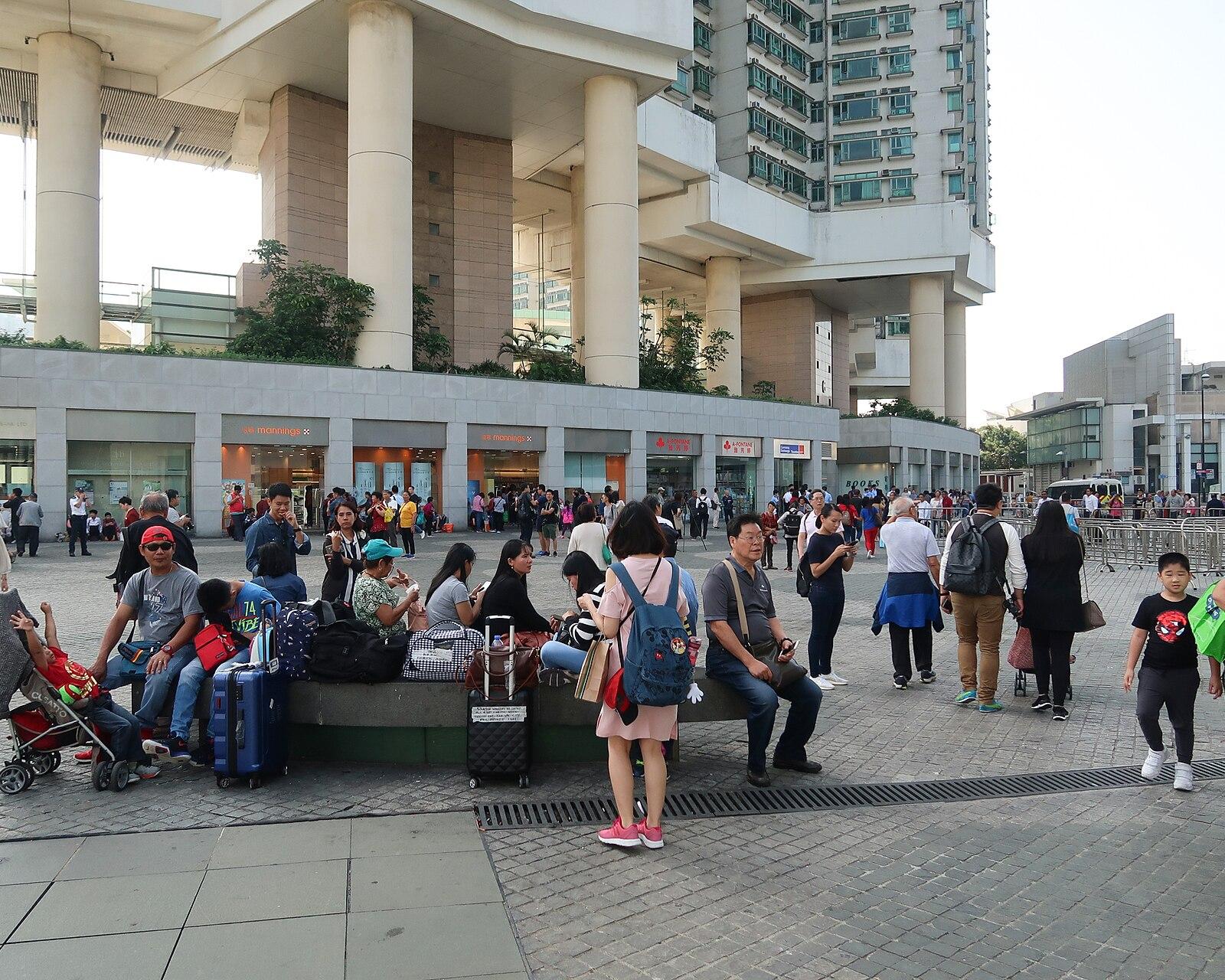 Mainland tourist in Tung Chung 201811