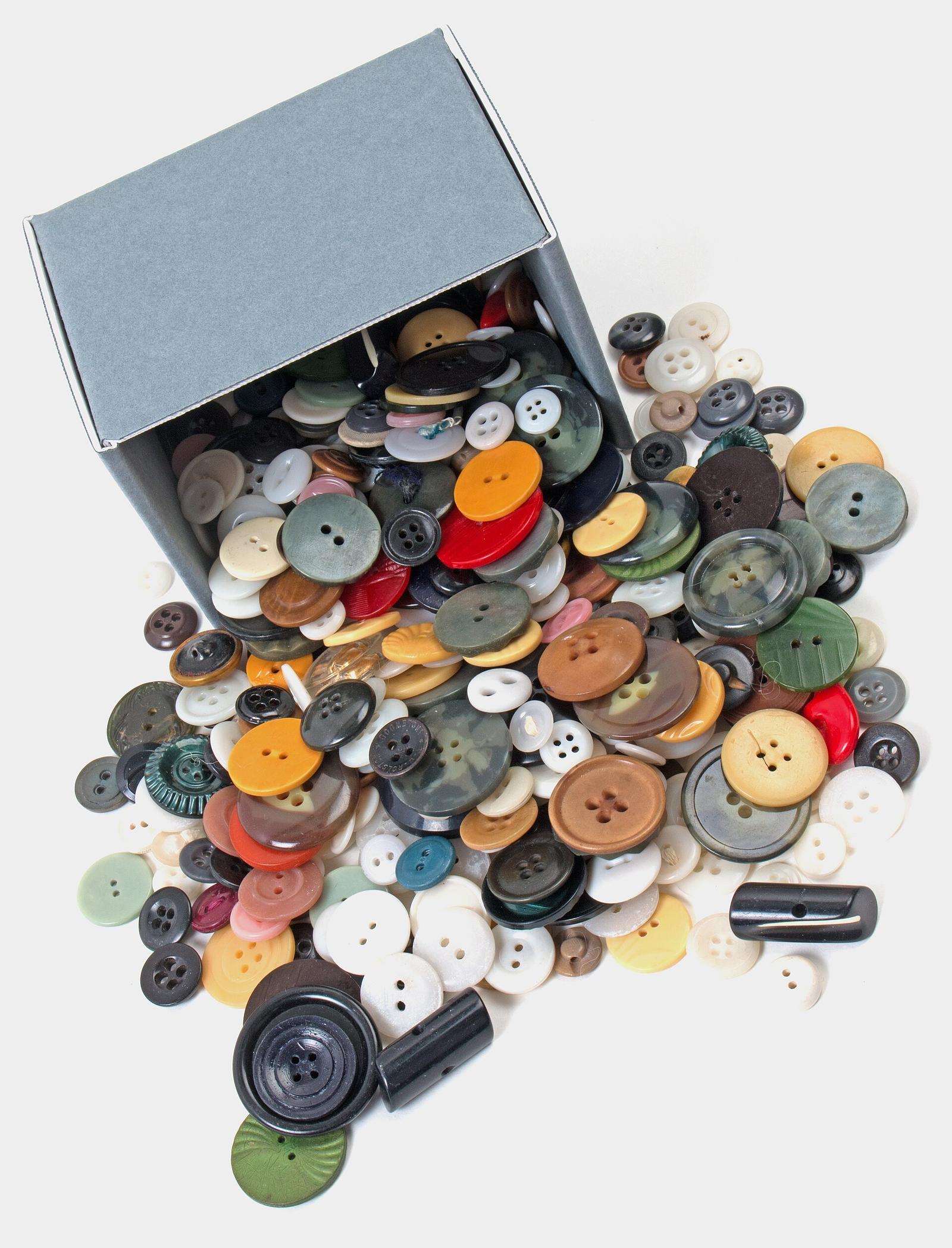 Tin, food product (AM 2015.4.10 14)